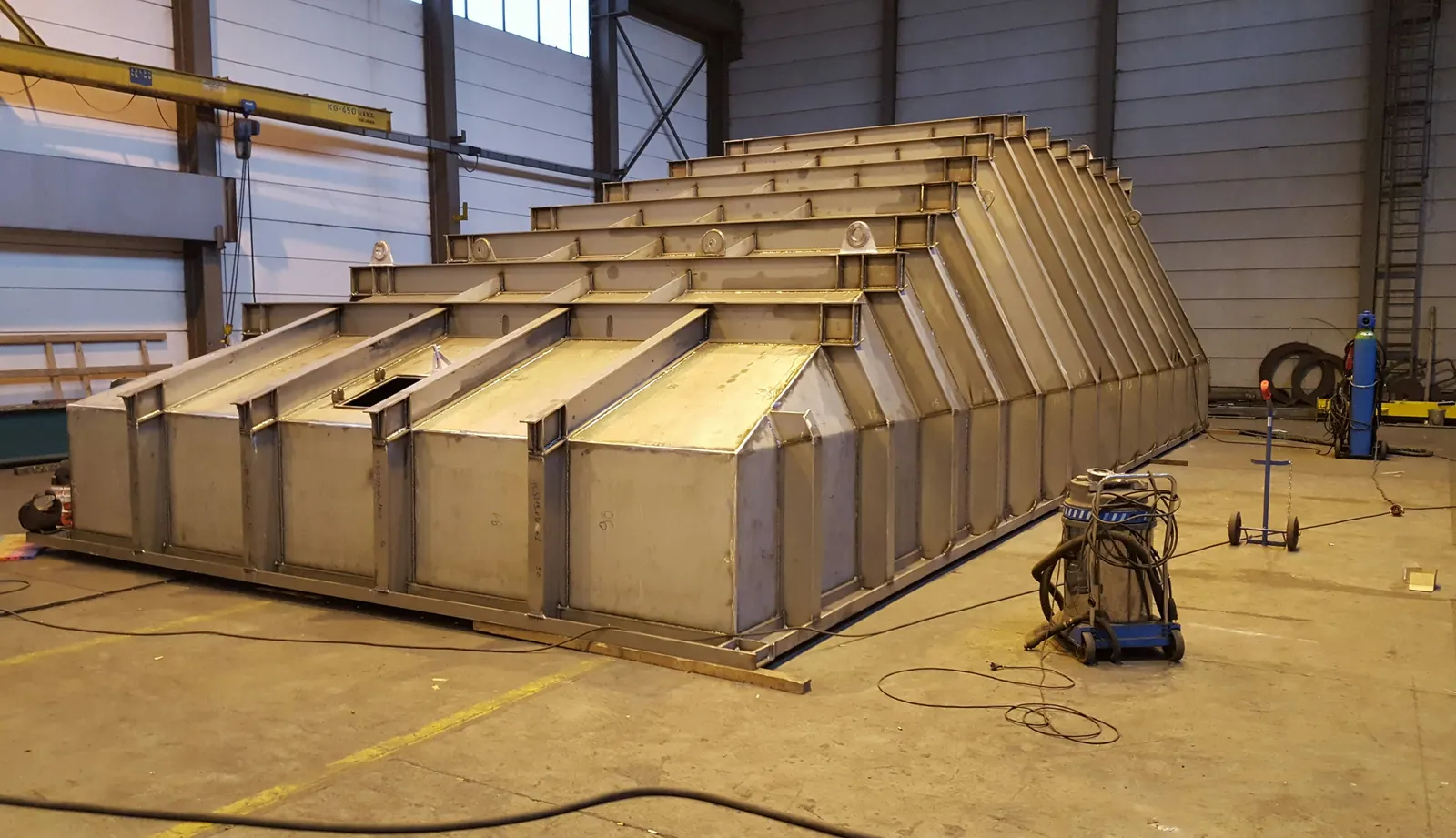 Granulatorgehäuse aus Edelstahl: Planung, Fertigung und Montage