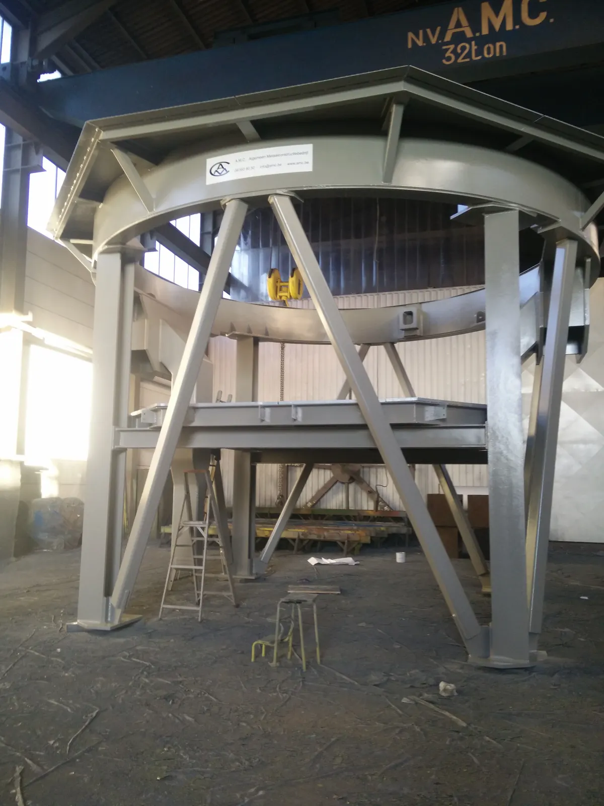 Converter bottom manipulator: Production and erection, image 9