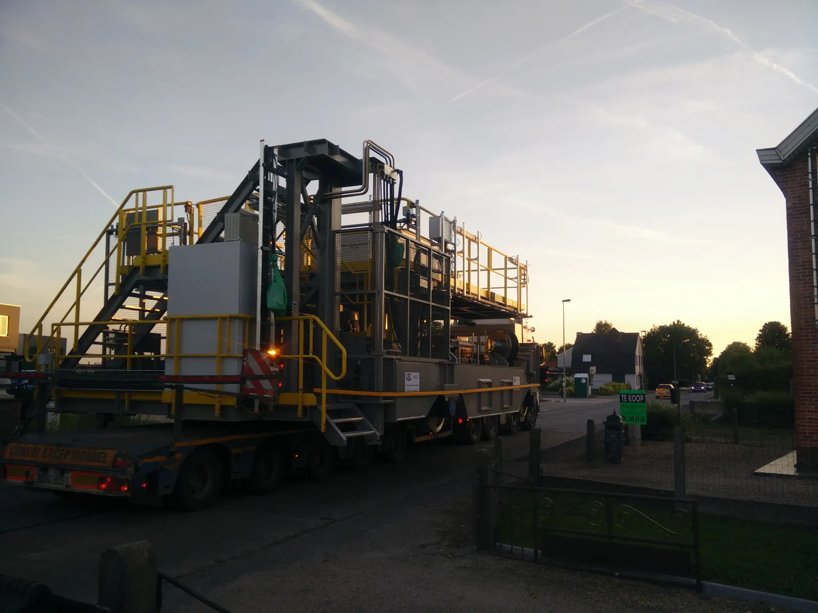 Converter bottom manipulator: Production and erection, image 6