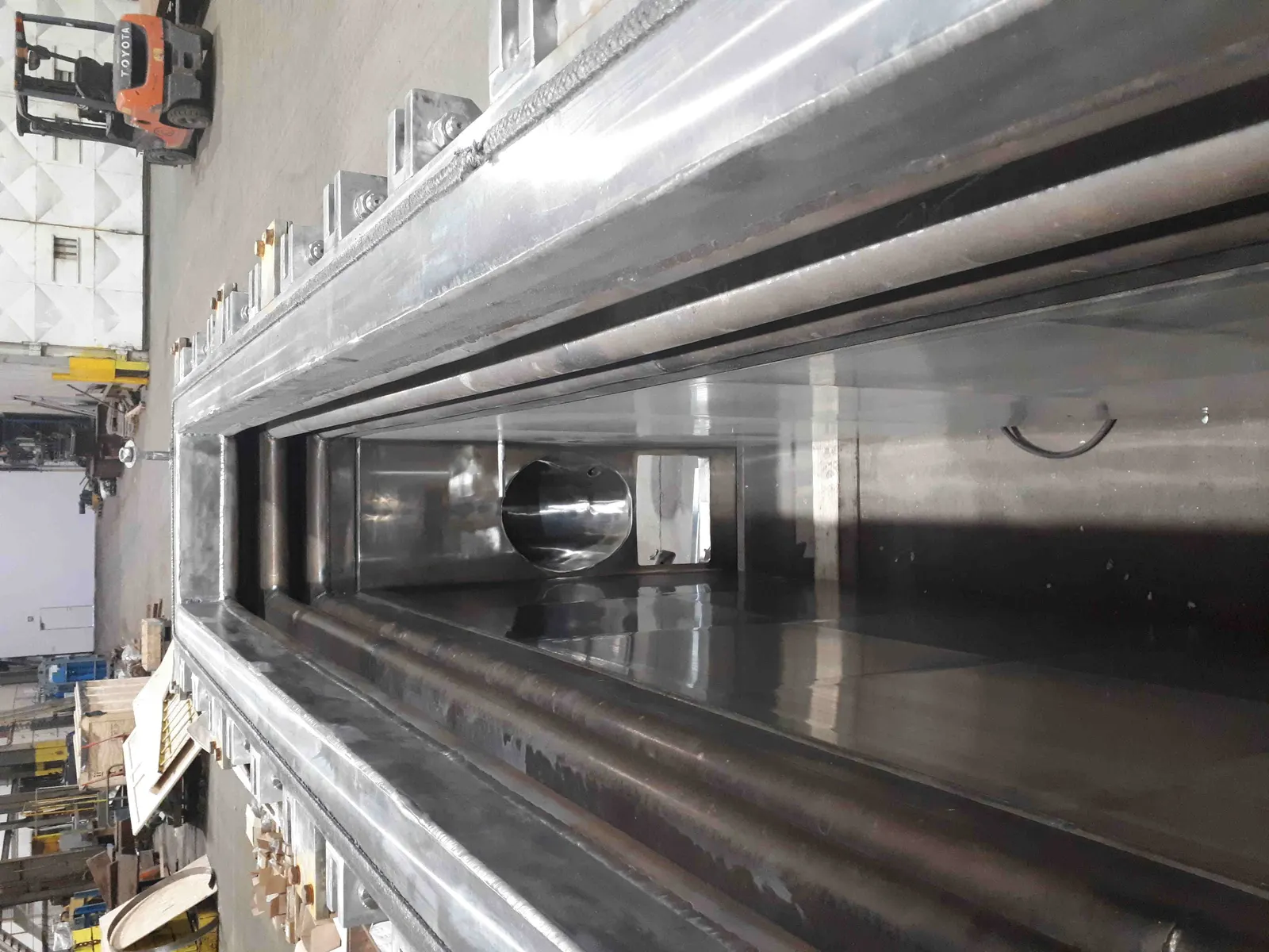 Fertigung und Montage: Installationsrahmen für die Verzinkungsabteilung, bild 3