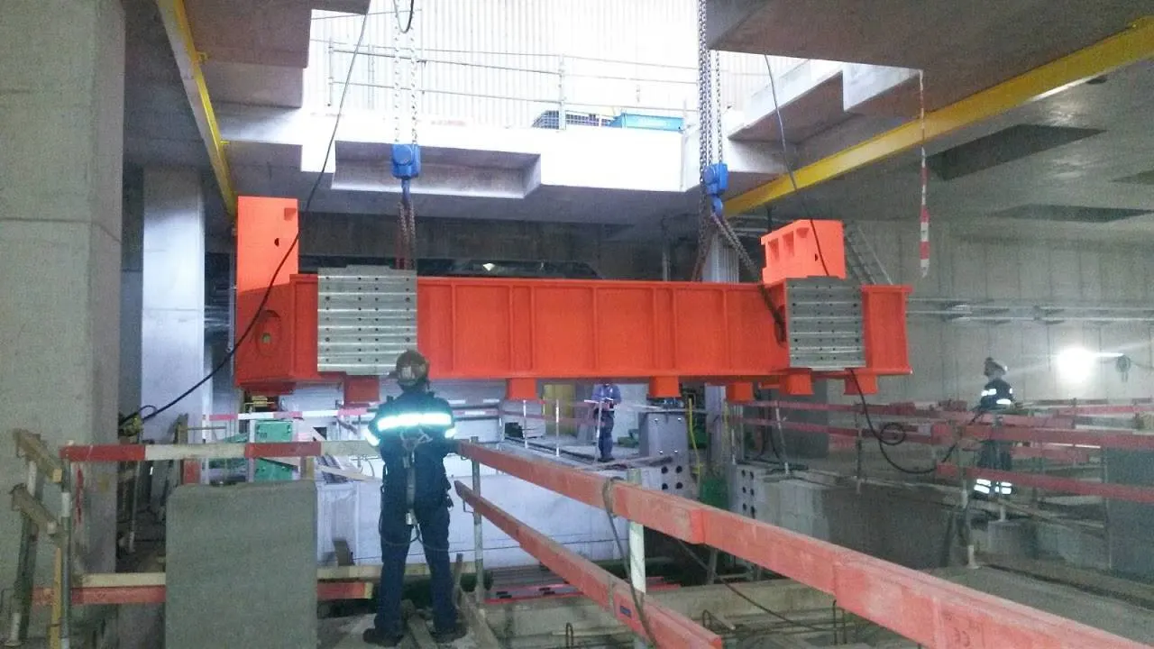 Zinkkessel für den Verzinkungsprozess in einem Stahlwerk: Fertigung und Montage vor Ort, bild 5